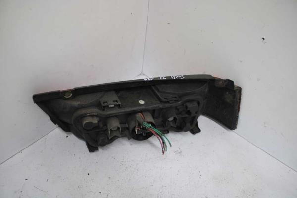 FEU ARRIERE GAUCHE SUZUKI SWIFT/ SUBARU JUSTY 1996-2004 - Vue 2